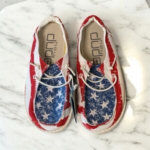 NWT Kids Hey Dudes Shoes. Retail $60.00